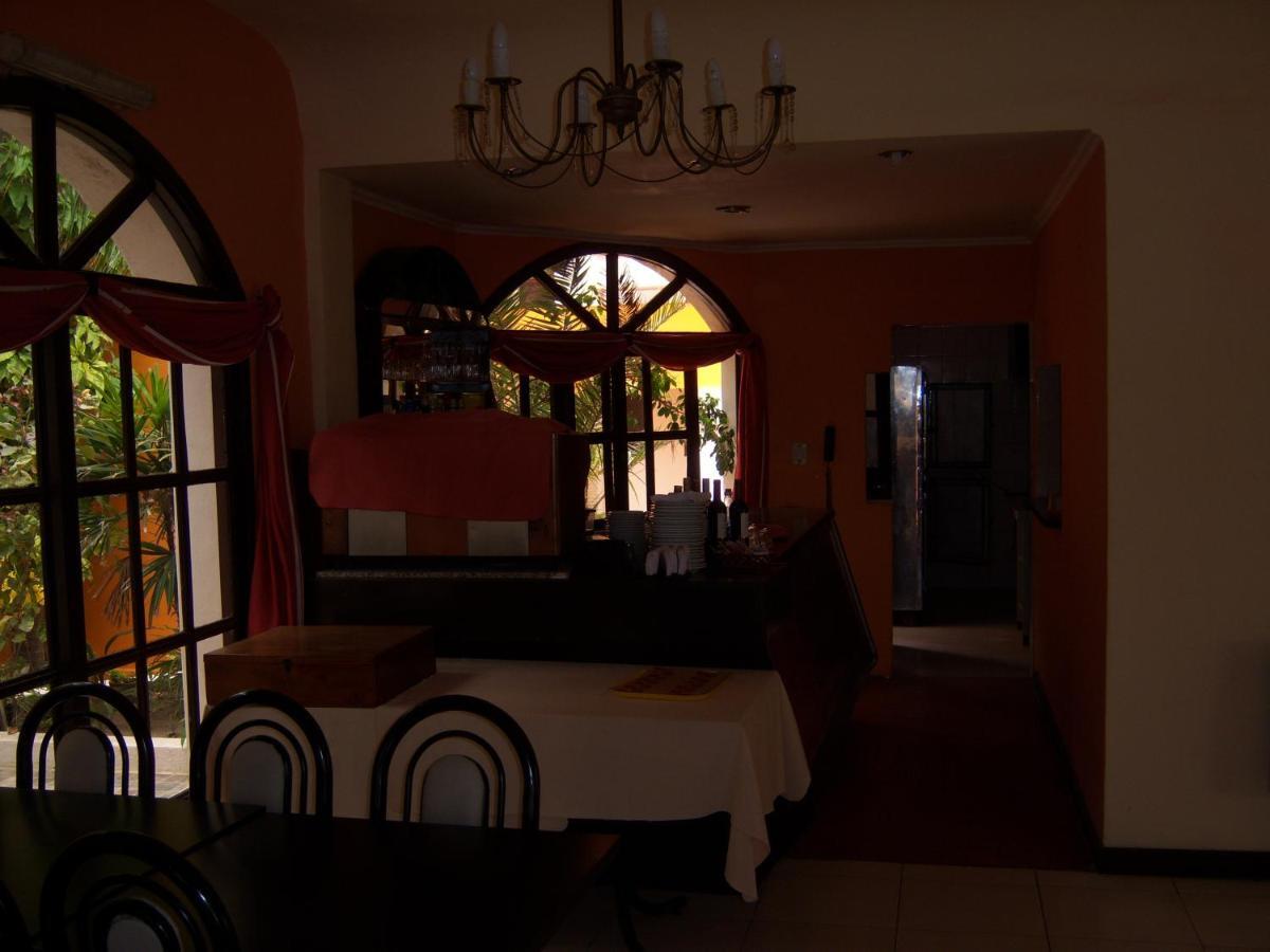 Hotel De La Cascada Termas de Rio Hondo Exterior photo